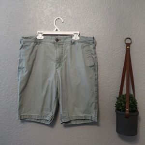 EXPRESS GREEN MENS SHORTS {34}